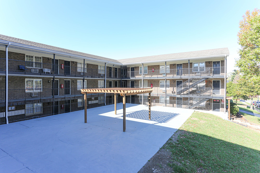 BelleFontaine Apartment Homes in Lexington, KY - Building Photo