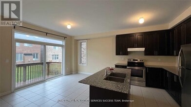 1915 Douglas Langtree Dr in Oshawa, ON - Building Photo - Building Photo