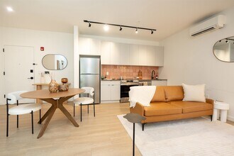 328 Pacific Ave, Unit 203 in Jersey City, NJ - Building Photo - Building Photo
