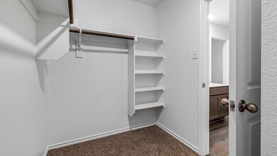 2404 Montgomery St in Sherman, TX - Foto de edificio - Building Photo