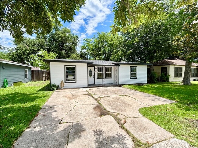 property at 317 San Jacinto St