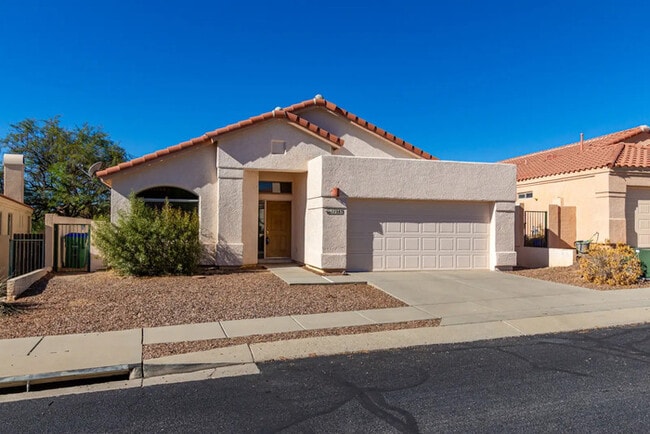 11087 N Desert Flower Dr in Tucson, AZ - Building Photo - Building Photo