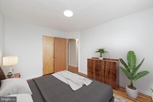 11 N Black Horse Pike in Haddon Heights, NJ - Building Photo