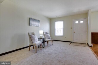 557 W Diamond Ave in Gaithersburg, MD - Building Photo - Building Photo