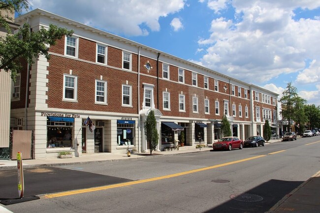 106 Kraft Ave, Unit 2 in Bronxville, NY - Building Photo - Building Photo