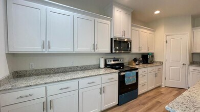 832 Abode Ave in Hinesville, GA - Building Photo - Building Photo