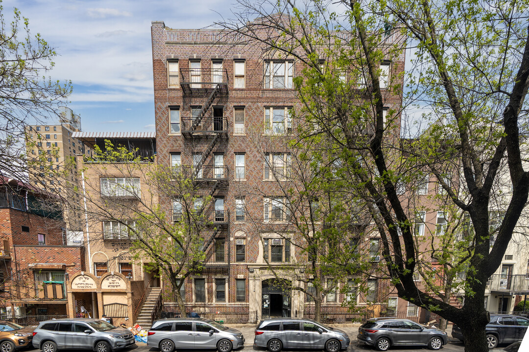 141 Ross St in Brooklyn, NY - Foto de edificio