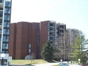 20 Marilyn Dr in Guelph, ON - Building Photo - Building Photo