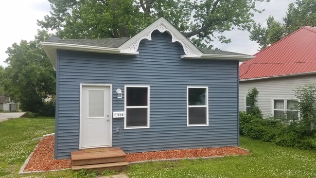 1328 East Ave in Red Wing, MN - Building Photo - Building Photo