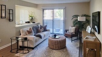 Aspen Lodge in Overland Park, KS - Building Photo