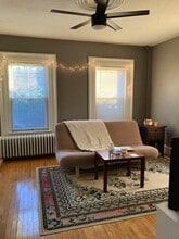 16 Pearl St. in Springfield, VT - Foto de edificio - Interior Photo