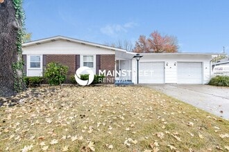 1575 Loveland Dr in Florissant, MO - Building Photo - Building Photo