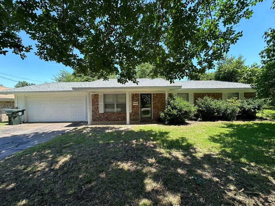 1432 E Don St in Tyler, TX - Building Photo
