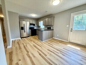 15 Cannon Ct in Cartersville, GA - Building Photo - Building Photo