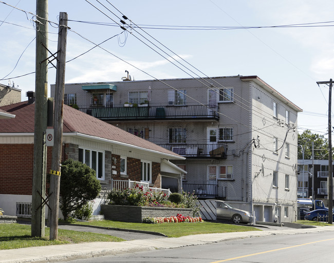 4333 Henri-Bourassa E in Montréal, QC - Building Photo - Primary Photo