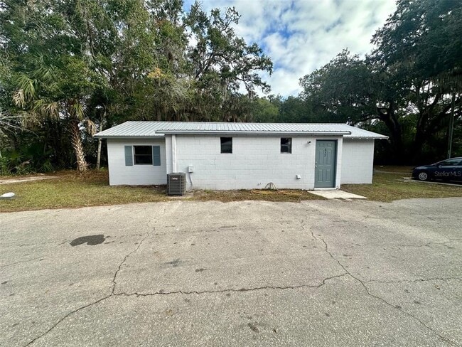 653 NE Waldo Rd in Gainesville, FL - Building Photo - Building Photo