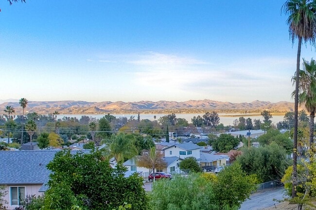 18261 Sanders Dr in Lake Elsinore, CA - Building Photo - Building Photo