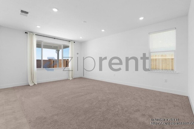 8088 Monterey Pebble Wy in Elk Grove, CA - Building Photo - Building Photo