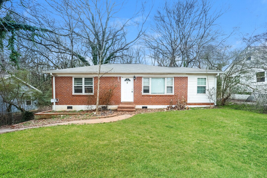 2171 Pryor Rd SW in Atlanta, GA - Foto de edificio