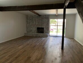 902 W Edgewater St, Unit 902 W Edgewater St. in Broken Arrow, OK - Building Photo - Building Photo