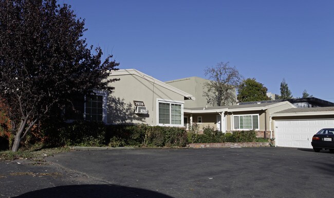 3628-3630 Bickerstaff St in Lafayette, CA - Foto de edificio - Building Photo