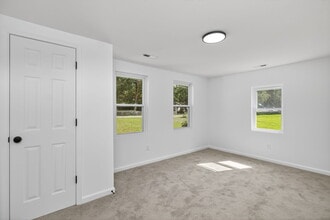 13648 Track Ln in Smithfield, VA - Building Photo - Building Photo