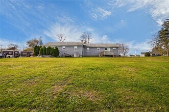 357-357 Bristol Ferry Rd in Portsmouth, RI - Building Photo - Building Photo