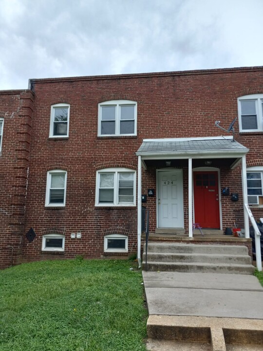 424 Hornel St in Baltimore, MD - Building Photo