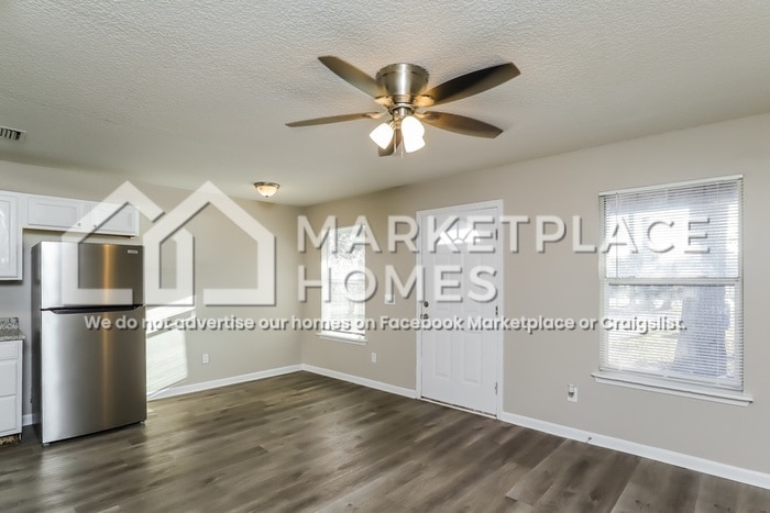 1127 S 11th St in Fernandina Beach, FL - Building Photo