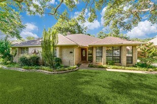 6629 Sawmill Rd in Dallas, TX - Building Photo