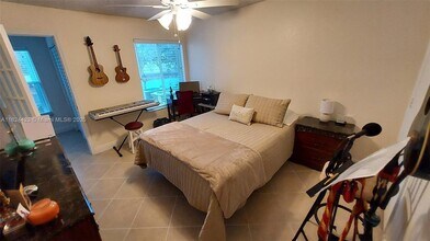 437 Vista Isles Dr in Plantation, FL - Building Photo - Building Photo