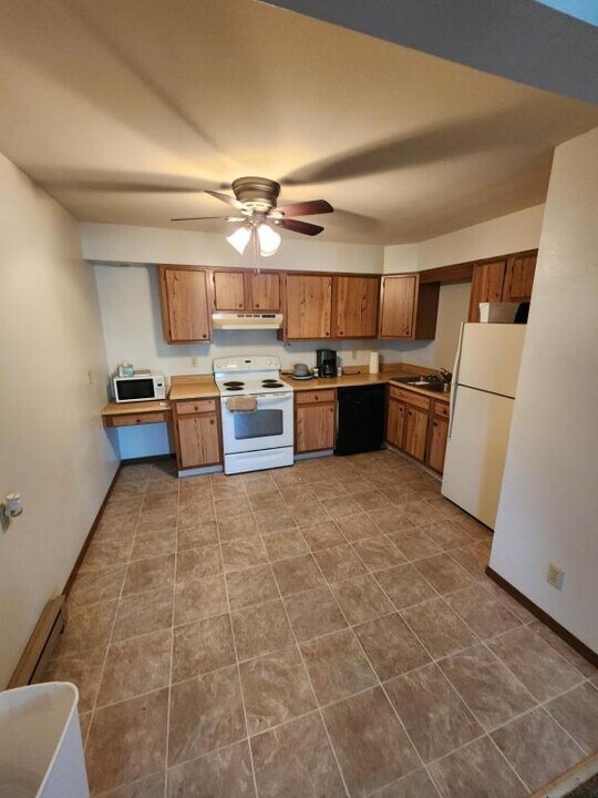 1763 S Hance Dr in Freeport, IL - Building Photo
