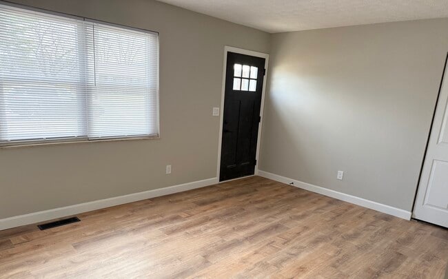 5363 Burgundy Pl in Fairfield, OH - Foto de edificio - Building Photo