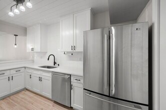 6175 S Mirror Lake Dr in Sebastian, FL - Building Photo - Building Photo