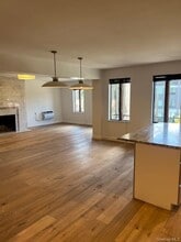 215 Middle Neck Rd in Great Neck, NY - Building Photo - Building Photo