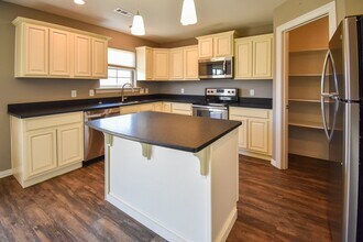 460 Captain Marshall St in Prairie Grove, AR - Building Photo - Building Photo