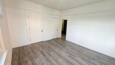 1330 W 11th St in Los Angeles, CA - Building Photo - Building Photo