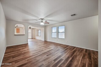 1015 S Slater Cir in Mesa, AZ - Foto de edificio - Building Photo