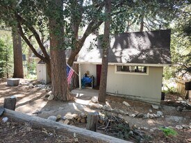 5965 Robin Oak Dr in Angelus Oaks, CA - Building Photo