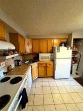 8822 E Florida Ave, Unit 208 in Denver, CO - Foto de edificio - Building Photo