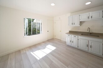 223 S Padre Juan Ave in Ojai, CA - Building Photo - Building Photo