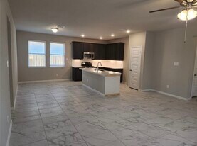 9411 Hard Rock Rd in Conroe, TX - Building Photo