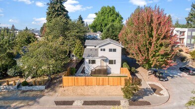 8617 Linden Ave N in Seattle, WA - Building Photo - Building Photo