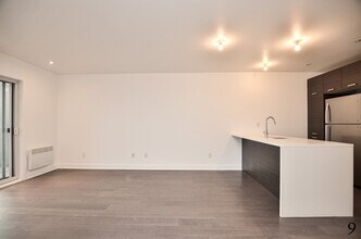 1400 Rue Lucien-Paiement in Laval, QC - Building Photo - Building Photo