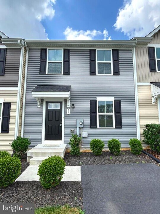 57 Sebago Pl in Martinsburg, WV - Building Photo