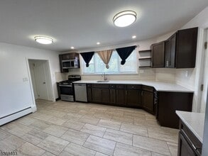 79 Lower Notch Rd in Little Falls, NJ - Building Photo - Building Photo