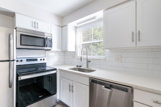 Corinth Paddock in Prairie Village, KS - Foto de edificio - Building Photo