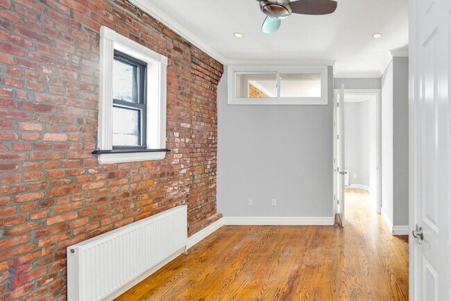 345 E 5th St in New York, NY - Building Photo - Building Photo