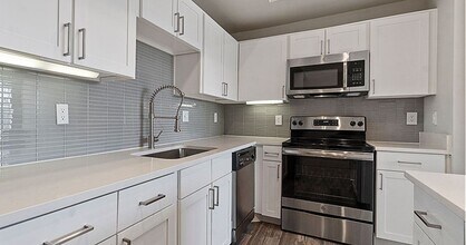 The Pearl on Frankford in Dallas, TX - Building Photo - Building Photo