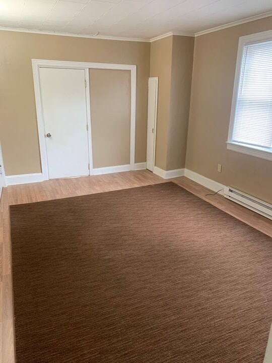 1216 W Norwegian St, Unit Apt #2 in Pottsville, PA - Building Photo